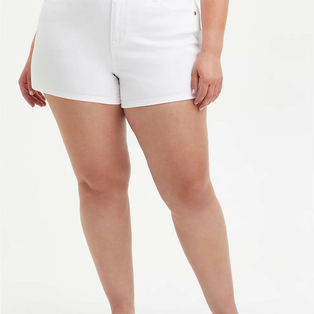Torrid 18 2X White Vintage Stretch A-Line High Rise Denim Shortie Shorts
